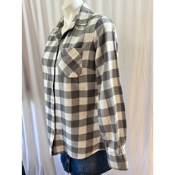 Field & Stream Women's Plaid Button-Up Shirt - Size Medium - Picture 3 of 10